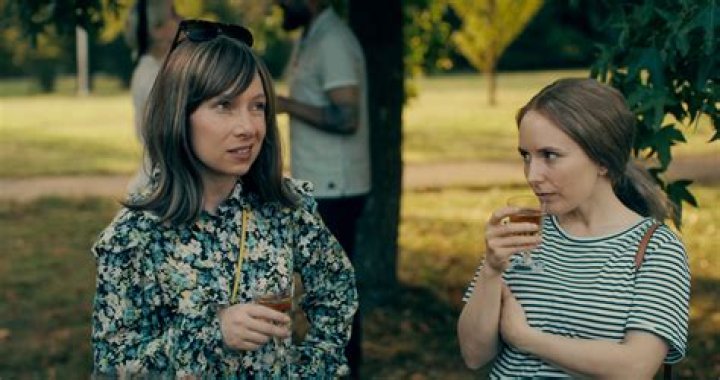 How Tall Is Celeste Dring? Lazy Susan Comedy Writer And Actress On Twitter