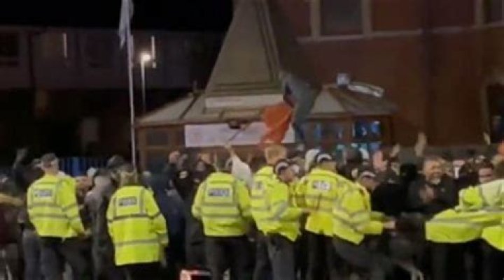 
Hundreds march through Leicester amid violent clashes between Hindus and Muslims 