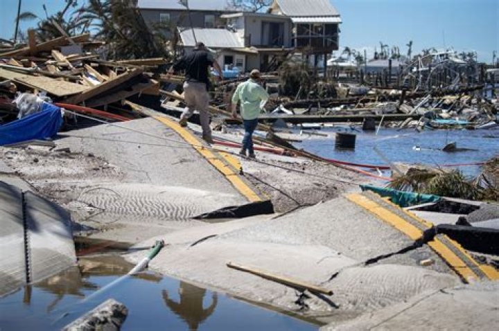 
Hurricane Ian’s Death Toll Climbs to 65 in Florida, as 4 Deaths Reported in North Carolina 