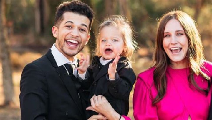 
Inside The Beautiful Life of Ellie Woods as Jordan Fisher’s Wife 