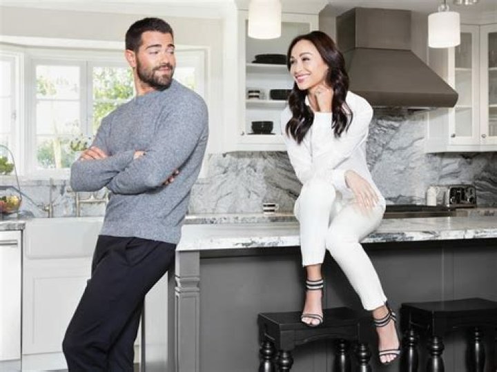 
Is Cara Santana Married? Her Bio, Age, Husband, Family, Height and Net worth 