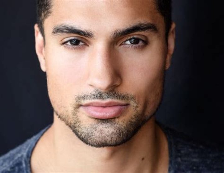 Is Darien Martin Married to Wife? Or Dating a Girlfriend?