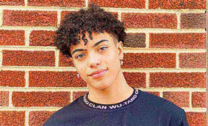 
Is Derek Trendz Married? His Bio, Parents, TikTok, Girlfriend and Net Worth 