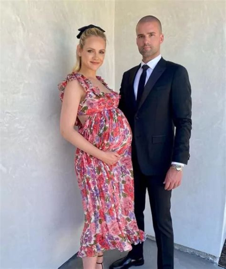 
Is Ginta Lapina Married? Her Bio, Age, Baby, Height and Net worth 