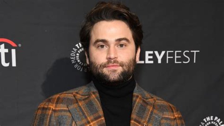 
Is Jake Borelli Gay? Age, Height, Net Worth 