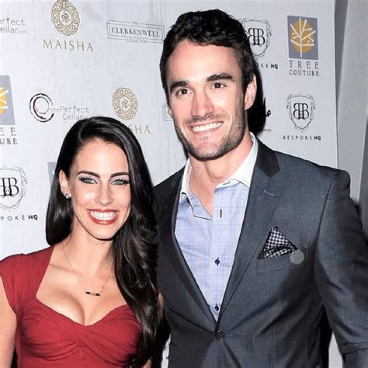 
Is Jessica Lowndes Married or in Any Relationship? 
