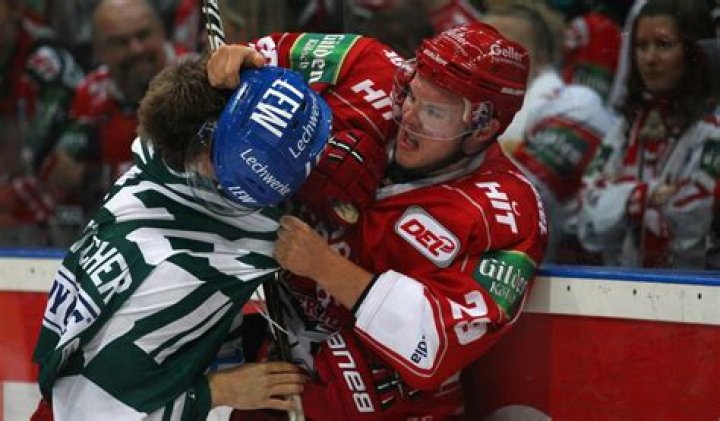 
Is Justin Fletcher Gay? Age, Height, Net Worth 