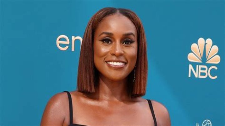 
Issa Rae Is a Vision at the 2022 Emmys 