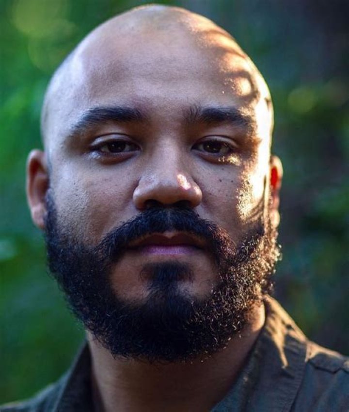 Izaak Smith Height, Weight, Net Worth, Age, Birthday, Wikipedia, Who, Instagram, Biography