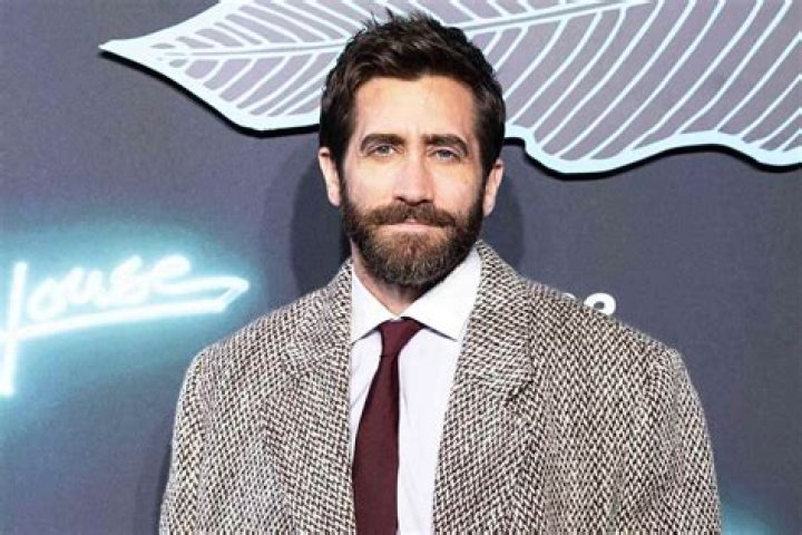 Jake Gyllenhaal Height, Weight, Net Worth, Age, Birthday, Wikipedia, Who, Nationality, Biography