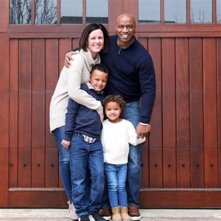 
Jarrett Payton is Married to Wife: Trisha George. Kids. 