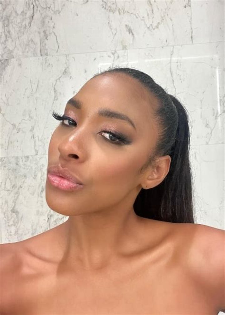 
Jasmine Baird Height, Weight, Net Worth, Age, Birthday, Wikipedia, Who, Nationality, Biography 