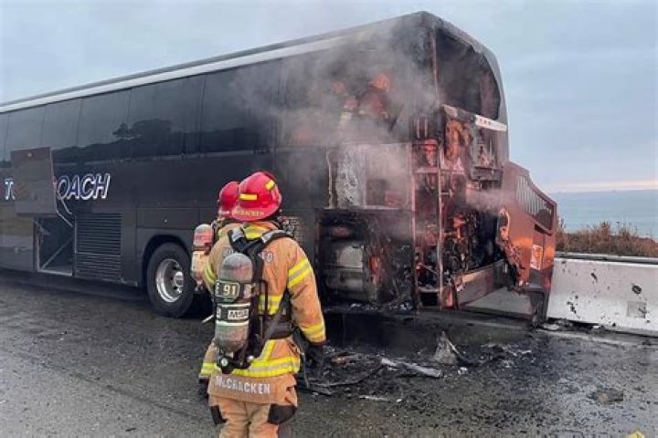 
Jewel Reveals Her Tour Bus Caught Fire, Pays Tribute To Firefighters 