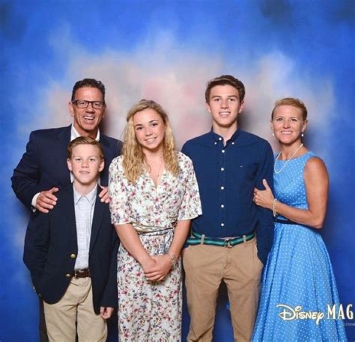 
Jill Donnely Height, Weight, Net Worth, Age, Birthday, Wikipedia, Who, Nationality, Biography 