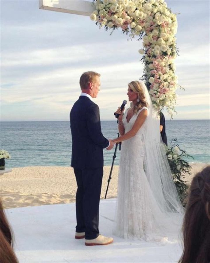 Joe Buck And His Wife Michelle Beisner-Buck Age Difference, All We Know About His Love Life