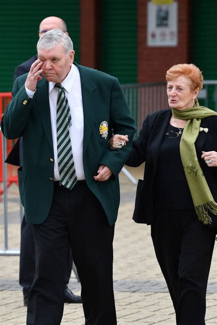 
John Yogi Hughes Celtic Wife, Family – CELTIC Coach Passed Away After Cancer Related Illness 
