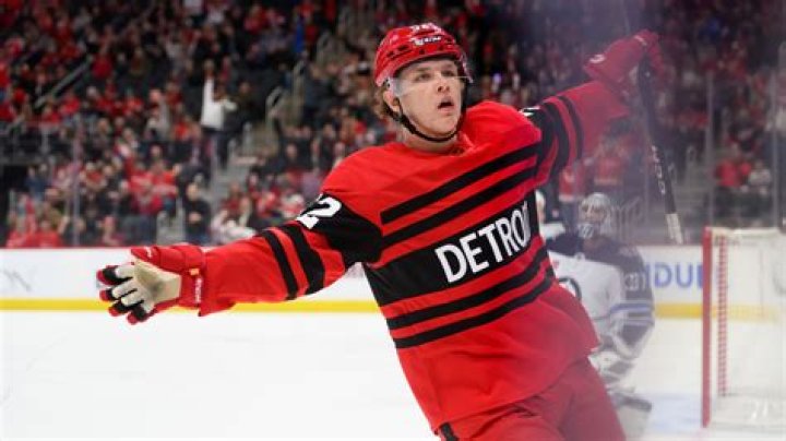 Jonatan Berggren Height, Weight, Net Worth, Age, Birthday, Wikipedia, Who, Instagram, Biography