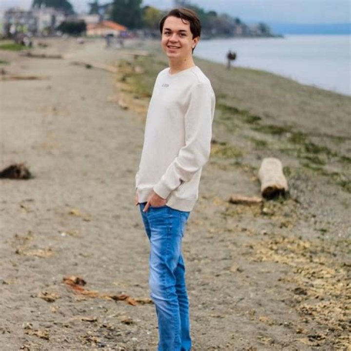 Jonathan Roehm Height, Weight, Net Worth, Age, Birthday, Wikipedia, Who, Nationality, Biography