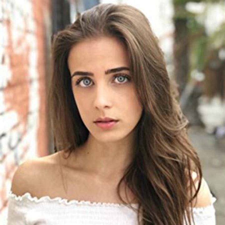 
Julia Tomasone Height, Weight, Net Worth, Age, Birthday, Wikipedia, Who, Nationality, Biography 