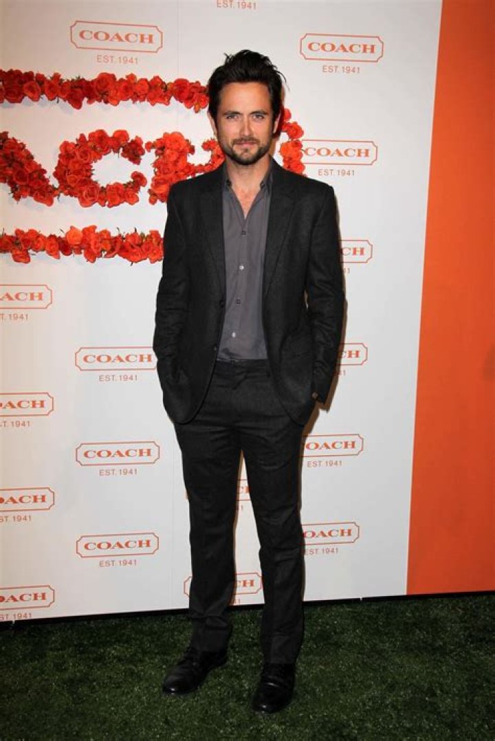 Justin Chatwin Height, Weight, Net Worth, Age, Birthday, Wikipedia, Who, Instagram, Biography