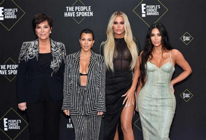 
Kardashian-Jenner Family Donates Food Items After Nonprofit Asks for Help Before Thanksgiving 