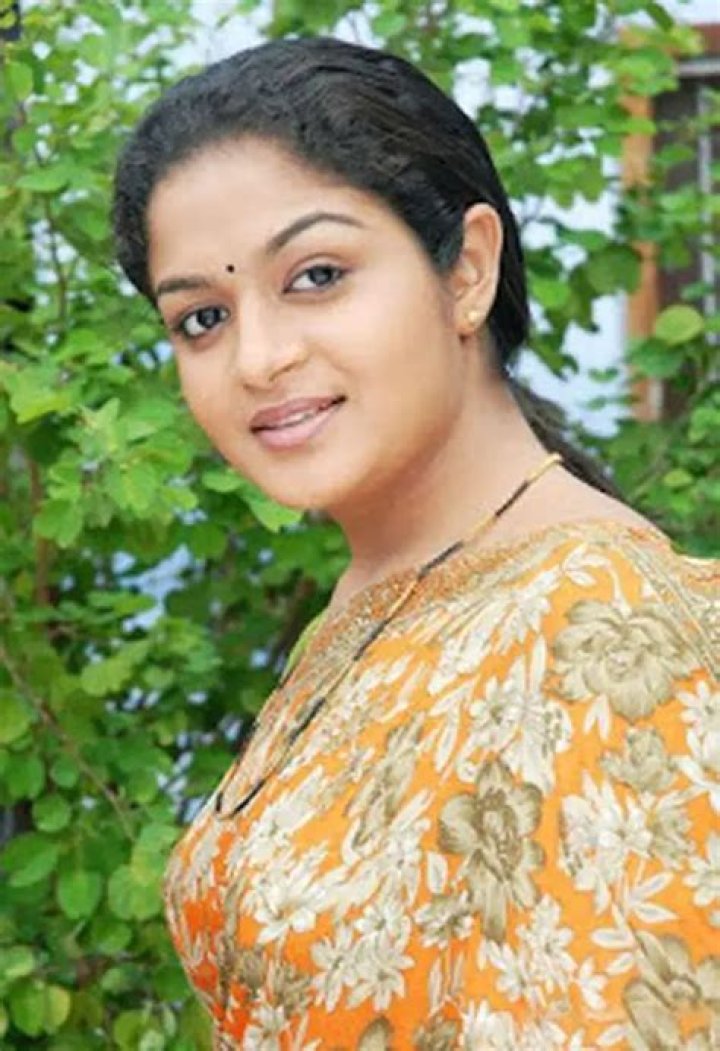 Karthika NairHeight, Weight, Net Worth, Age, Birthday, Wikipedia, Who, Instagram, Biography