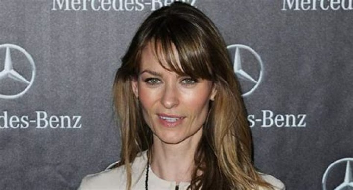 
Kat Stewart Height, Weight, Net Worth, Age, Birthday, Wikipedia, Who, Nationality, Biography 