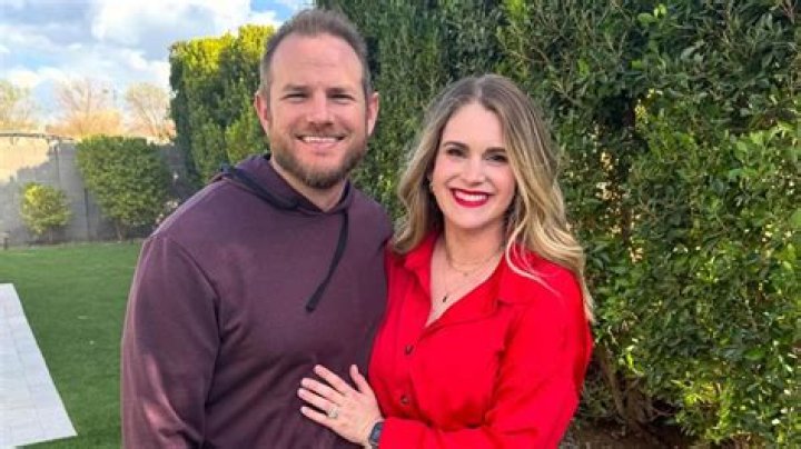 
Kellie Muncy Height, Weight, Net Worth, Age, Birthday, Wikipedia, Who, Nationality, Biography 