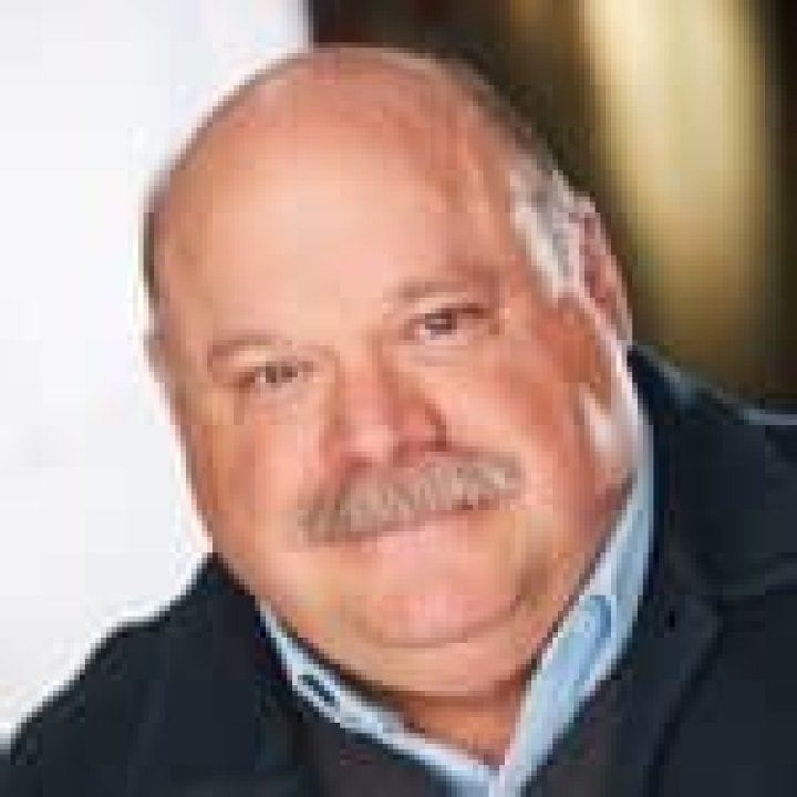 
Kevin Chamberlin’s Biography: Death Rumors, Net Worth, Wife 