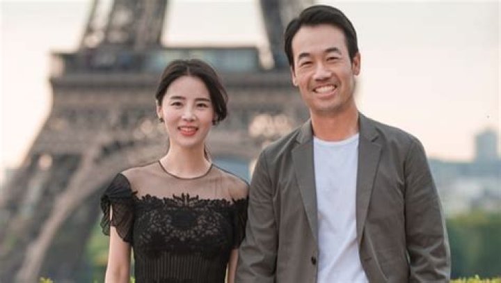 
Kevin Na is Married to Wife: Julianne Na. 