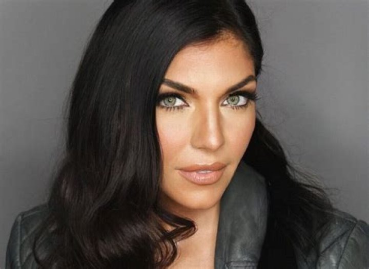 
Kris JennerHeight, Weight, Net Worth, Age, Birthday, Wikipedia, Who, Nationality, Biography 