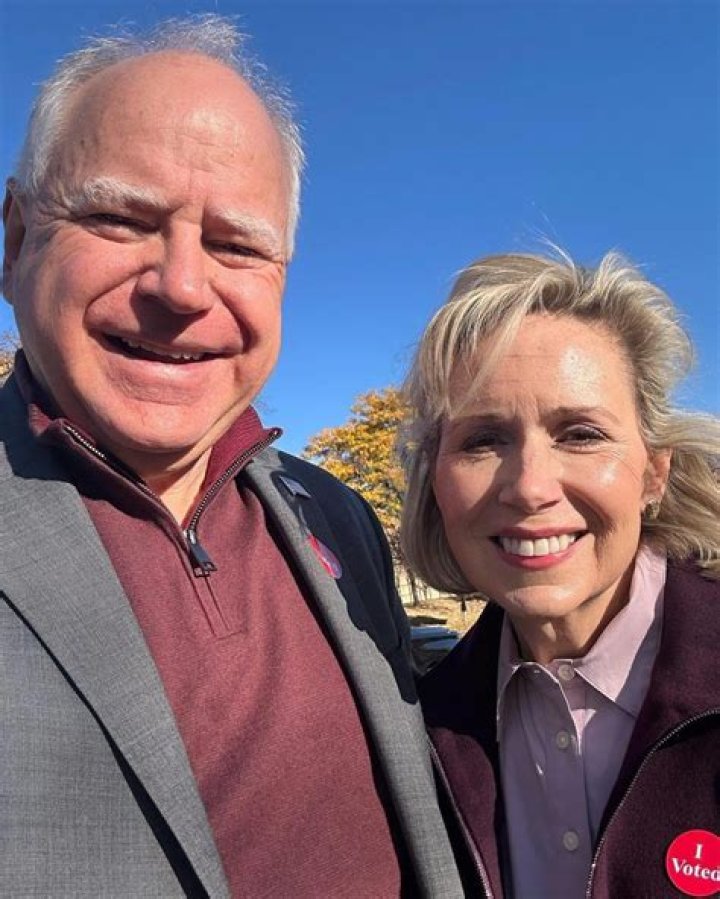 Lauren Lueders Walz Height, Weight, Net Worth, Age, Birthday, Wikipedia, Who, Nationality, Biography