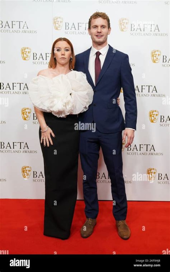 Lauren Lyle Boyfriend -Who Is She Dating In 2022? Her Net Worth And Parents Details