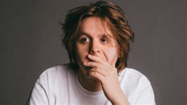
Lewis Capaldi Health Update: Scottish Singer Diagnosed With Tourette Syndrome Disease, But Is He Sick Now? 