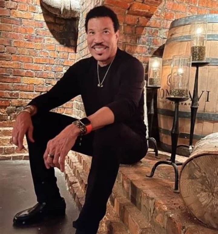 Lionel Richie Height, Weight, Net Worth, Age, Birthday, Wikipedia, Who, Nationality, Biography