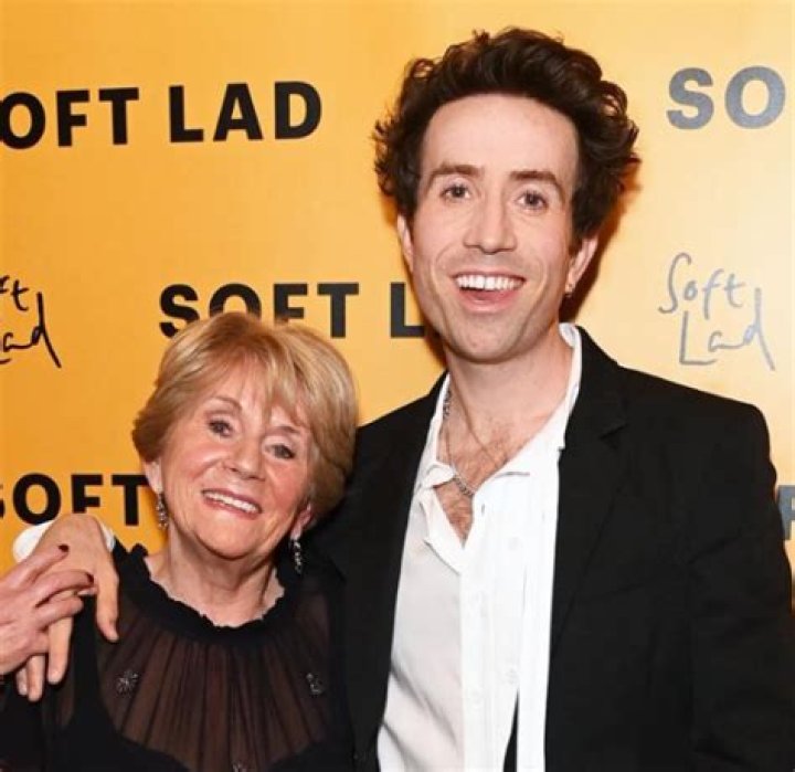 Liv Grimshaw Height, Weight, Net Worth, Age, Birthday, Wikipedia, Who, Nationality, Biography