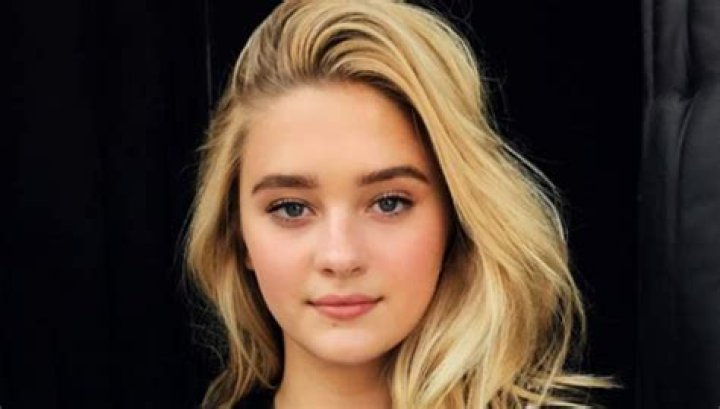 
Lizzy Greene Height, Weight, Net Worth, Age, Birthday, Wikipedia, Who, Nationality, Biography 