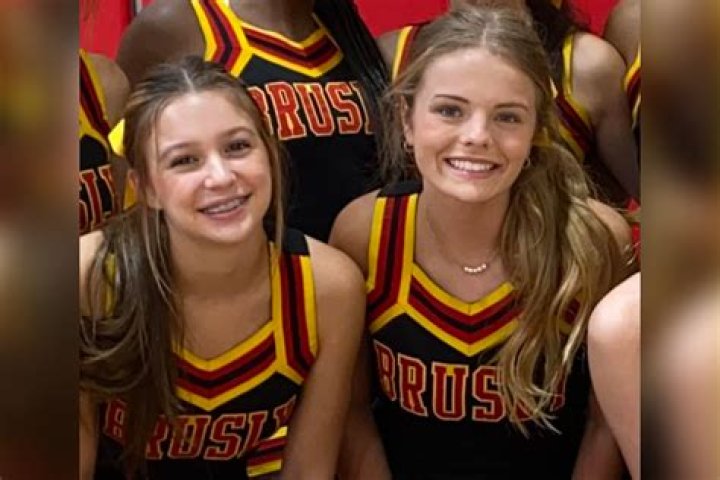 
Louisiana cop charged for crash that left two high school cheerleaders dead 