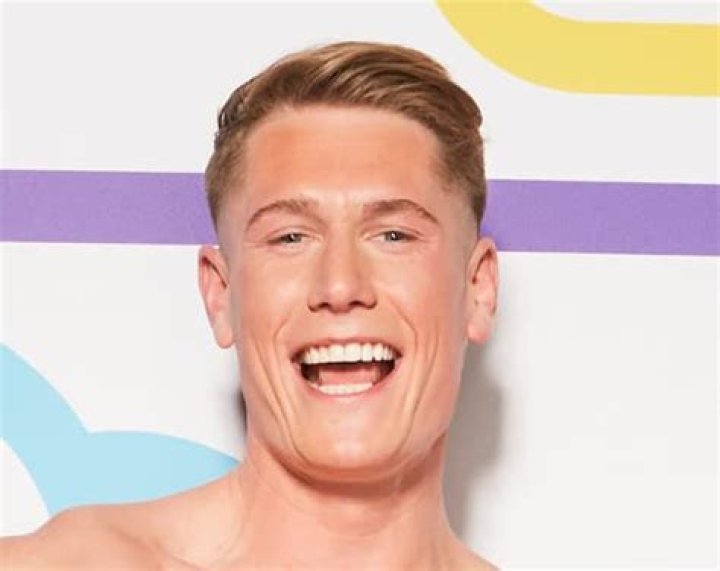 
Love Island: Will Young Net Worth as a Farmer and Influencer 