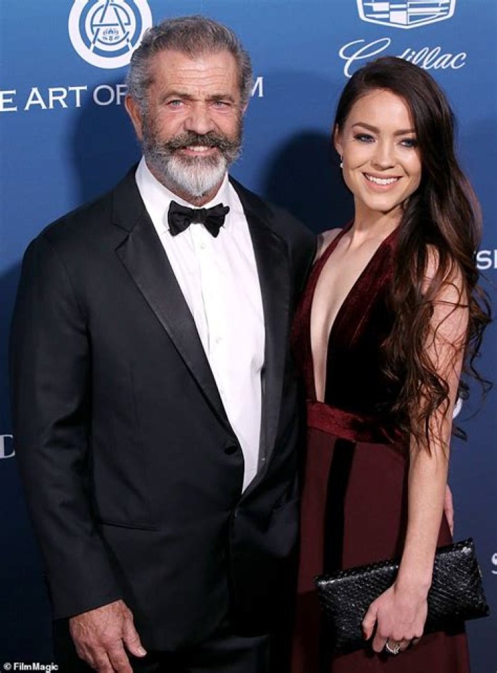 Lucia Gibson Height, Weight, Net Worth, Age, Birthday, Wikipedia, Who, Instagram, Biography