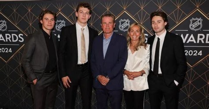 
Mackenzie Hughes Parents Jeffrey And Sandra Hughes Siblings And Ethnicity 