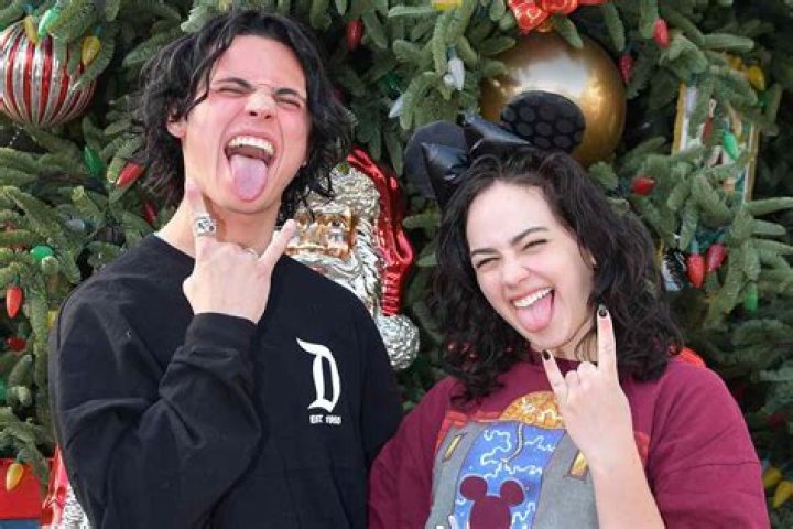 Mary Mouser and Boyfriend Brett Pierce: Who Are They? How Have They Managed To Be Together For Over 6 Years?