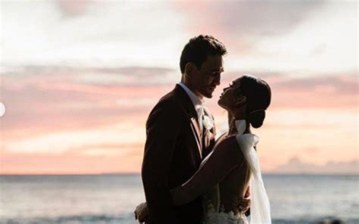 
Max Holloway’s Current Fiancée, Alessa Quizon 