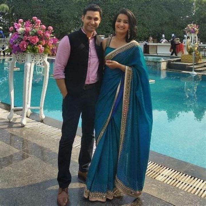 Meenakshi Kandwal Raina Height, Weight, Net Worth, Age, Birthday, Wikipedia, Who, Instagram, Biography