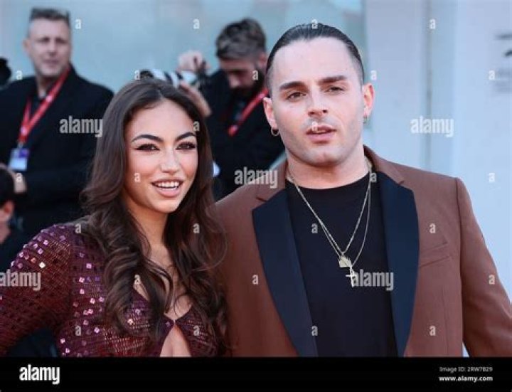 
Meet Ernia Rapper AKA Matteo Professione From Autumn Beat, Girlfriend And Net Worth 