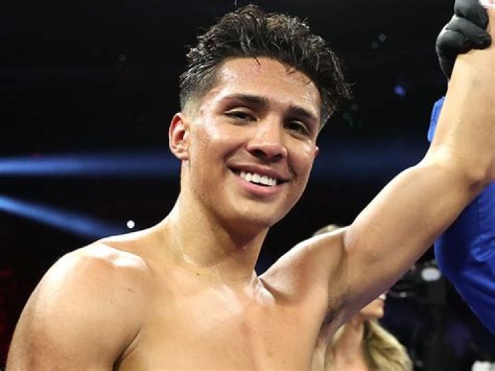 
Miguel Vargas Height, Weight, Net Worth, Age, Birthday, Wikipedia, Who, Instagram, Biography 