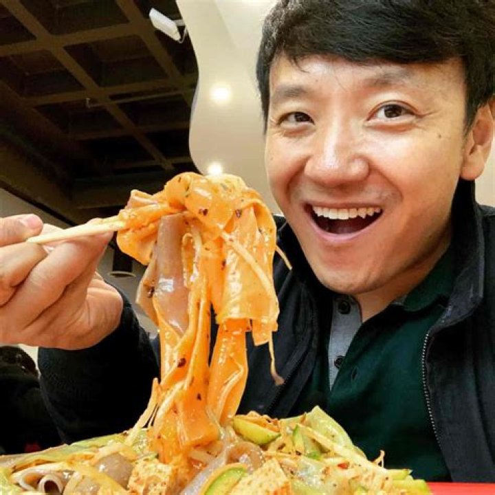 Mikey Chen is Married to Wife: Christine Chen. Kids.