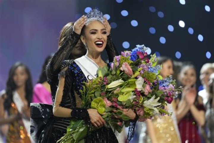 Miss USA R’Bonney Gabriel is Crowned Miss Universe