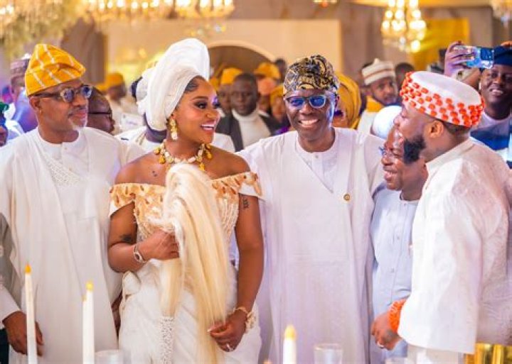 
Moment Davido Collected A Drink From Chioma At Israel DMW’s Wedding Got People Talking 