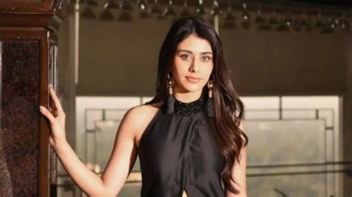 Muzamil Hussain Height, Weight, Net Worth, Age, Birthday, Wikipedia, Who, Nationality, Biography